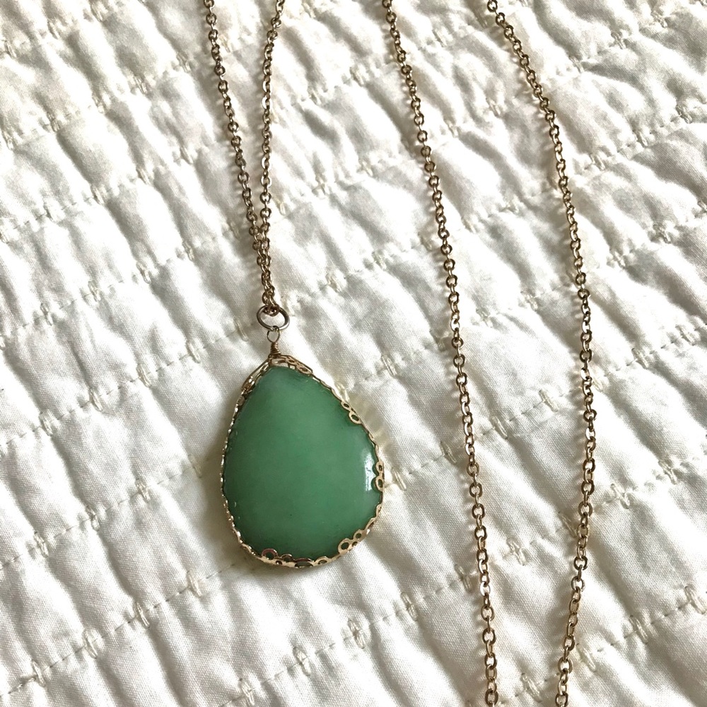 Francesca’s Green Stone Gold Long Necklace